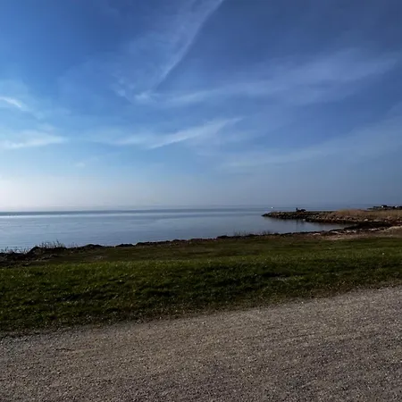 Villa Hyggeligt Hus Ved Fjord Og By *