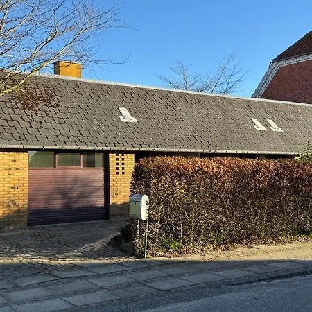 Hyggeligt Hus Ved Fjord Og By