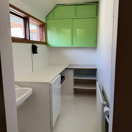 Hyggeligt Hus Ved Fjord Og By *